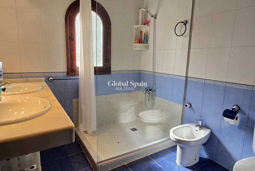 Wederverkoop - VILLA -
JÁVEA