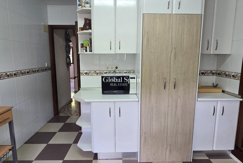 Wederverkoop - VILLA -
JÁVEA