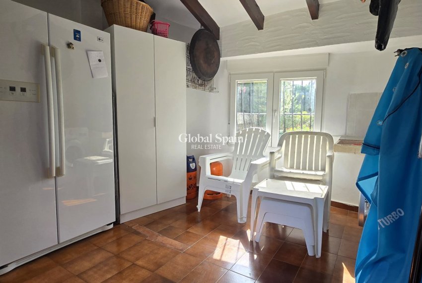 Wederverkoop - VILLA -
JÁVEA