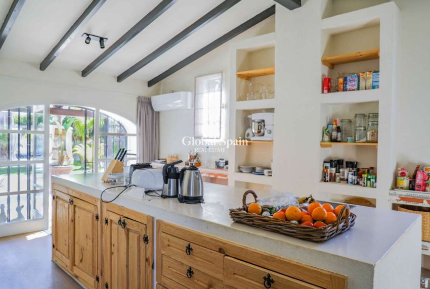 Wederverkoop - VILLA -
JESÚS POBRE - Inland