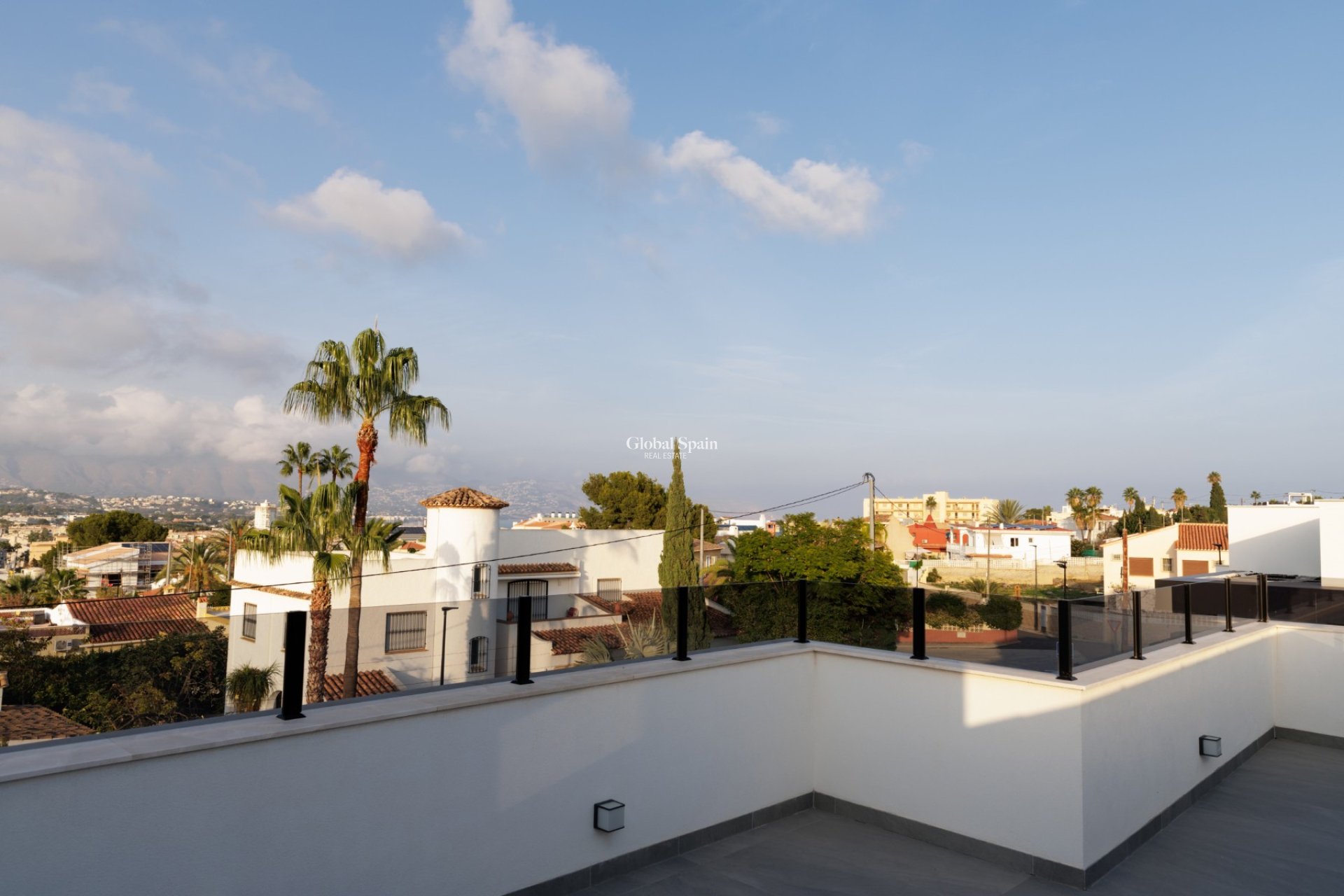 Wederverkoop - VILLA -
L'ALBIR - center