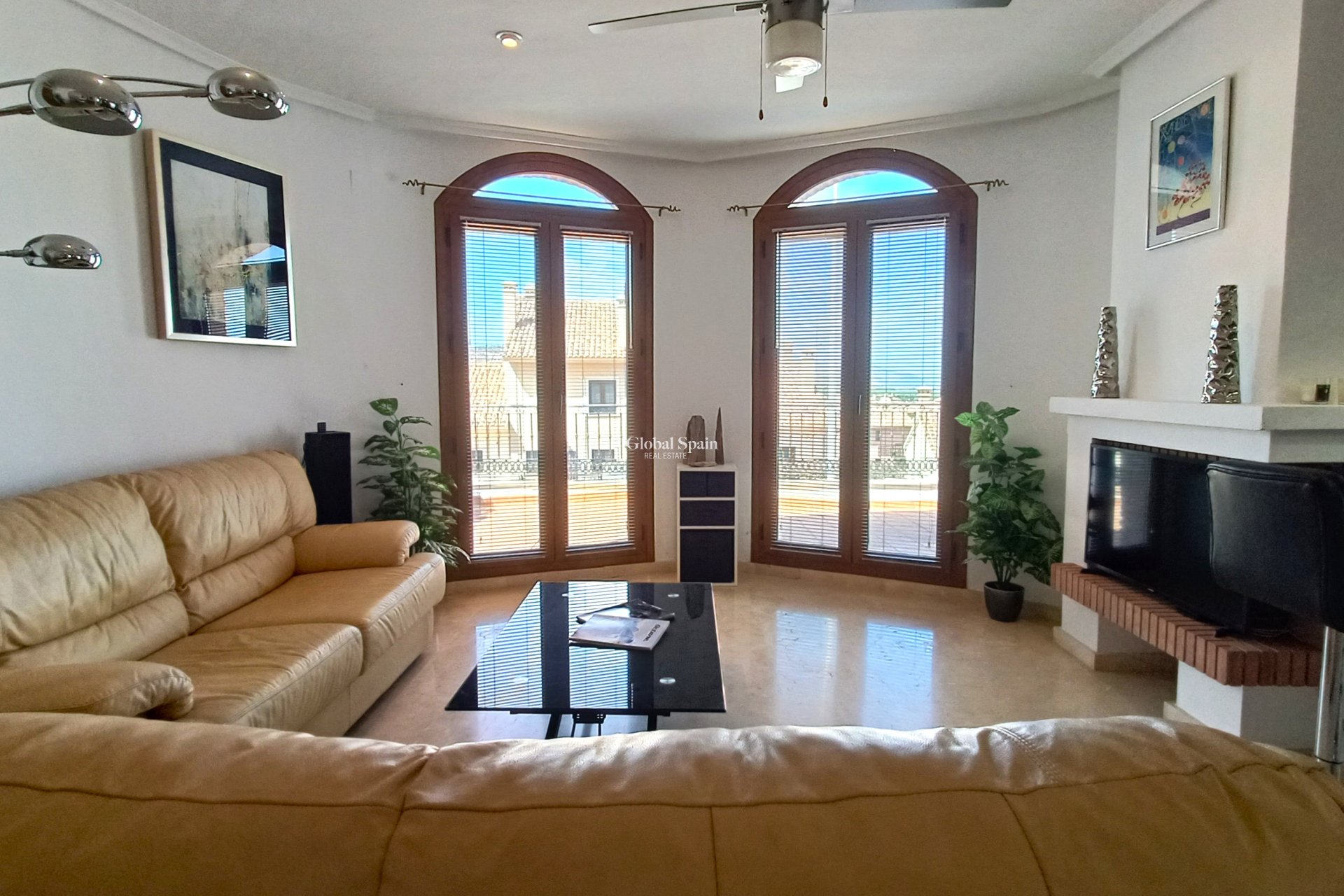 Wederverkoop - VILLA -
LA FINCA GOLF - Algorfa