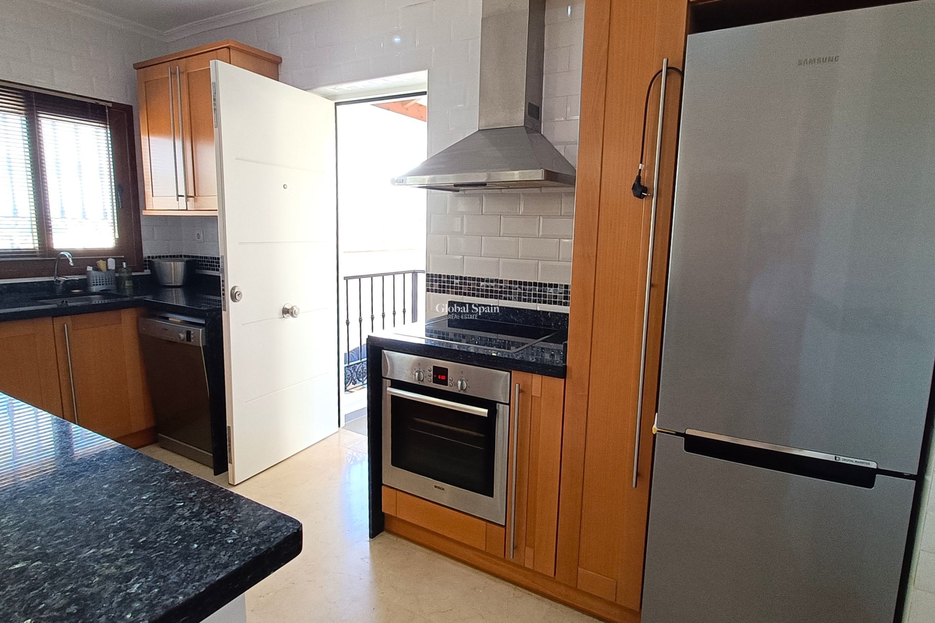 Wederverkoop - VILLA -
LA FINCA GOLF - Algorfa