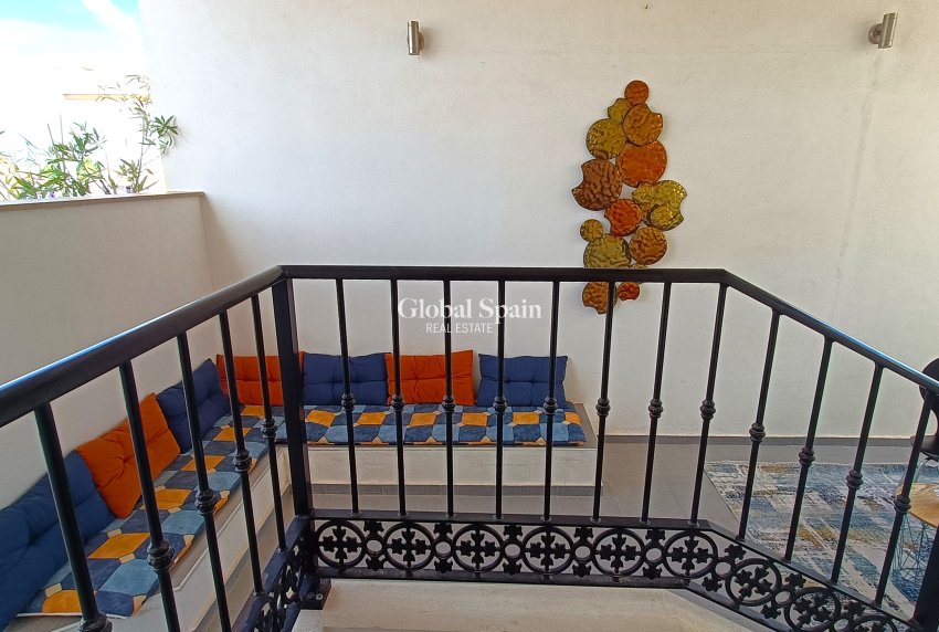 Wederverkoop - VILLA -
LA FINCA GOLF - Algorfa