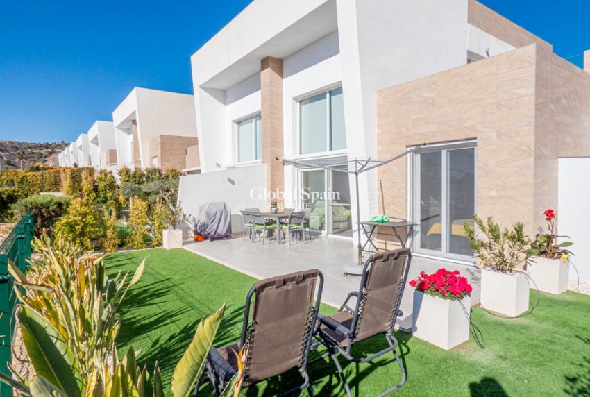 Wederverkoop - Villa -
La Finca Golf and Spa Resort - Algorfa