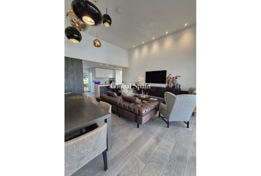 Wederverkoop - VILLA -
LA FINCA GOLF - Inland