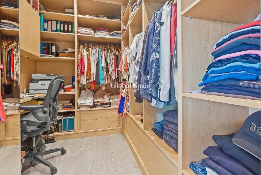 Wederverkoop - VILLA -
LA FINCA GOLF - Inland