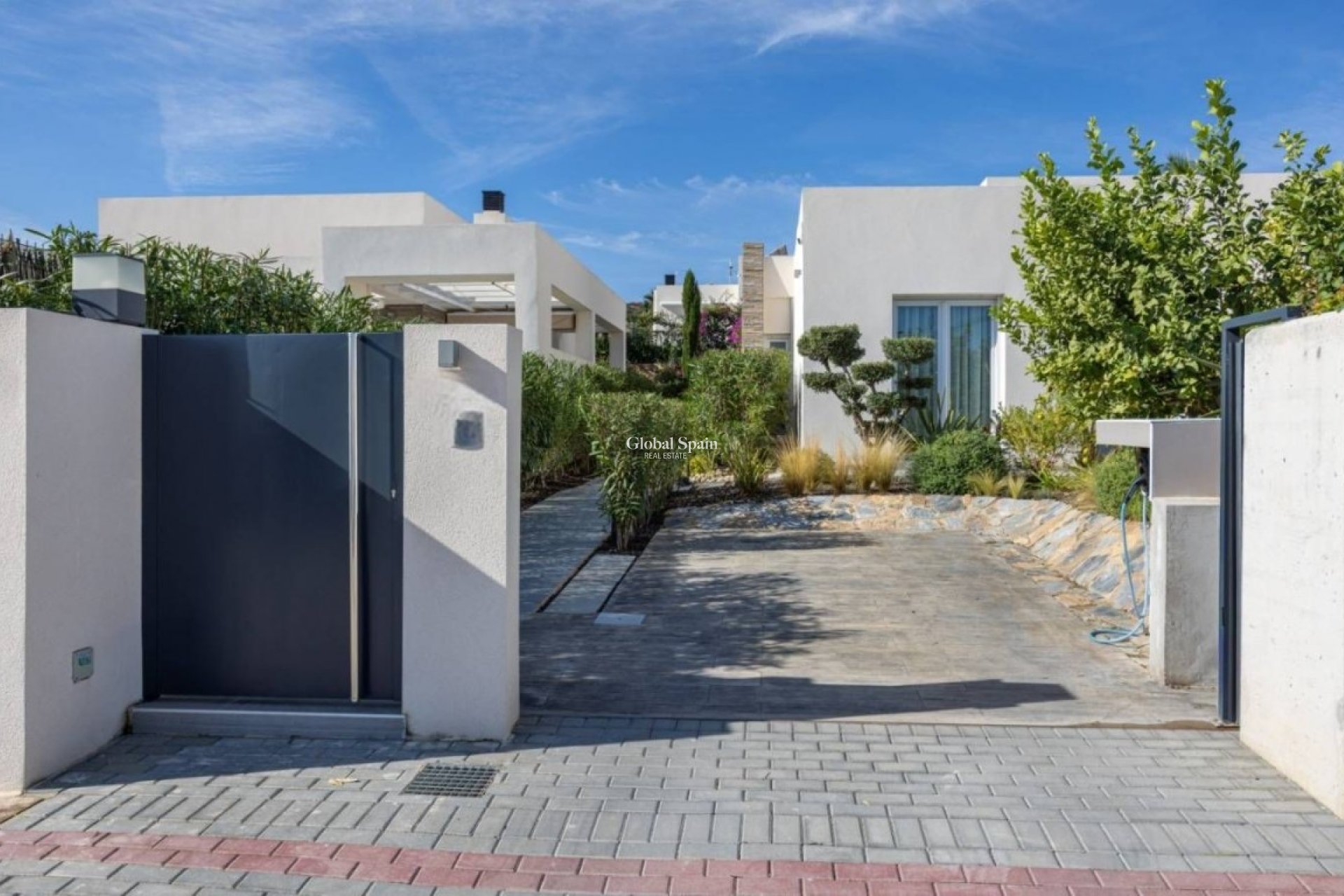 Wederverkoop - VILLA -
LA FINCA GOLF - Inland
