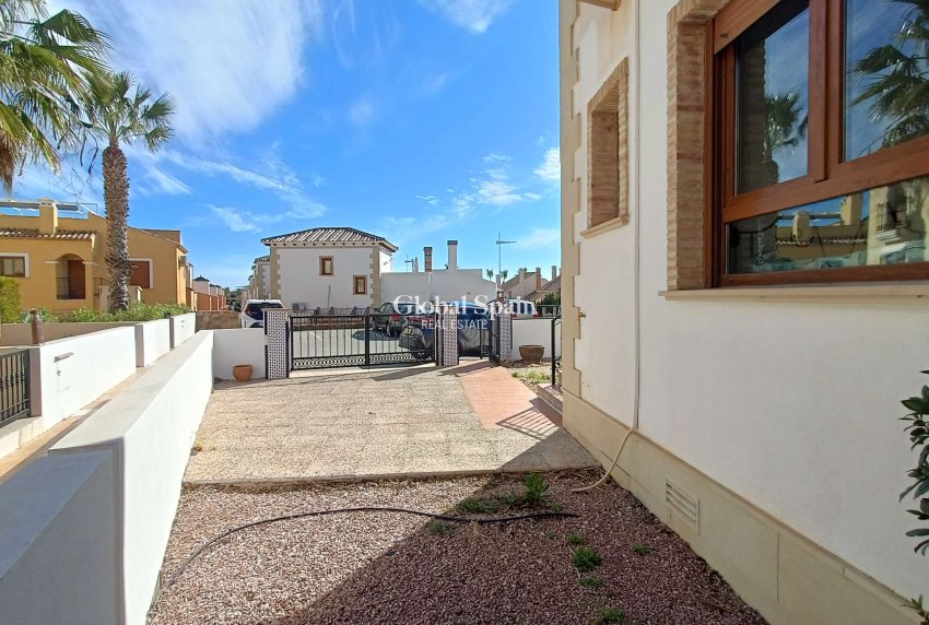Wederverkoop - VILLA -
LA FINCA GOLF - La Finca Golf and Spa Resort