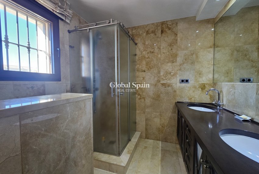 Wederverkoop - VILLA -
LA MANGA DEL MAR MENOR - Costa Calida