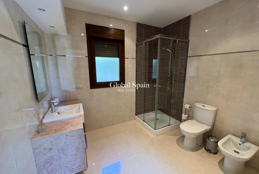 Wederverkoop - VILLA -
LA MANGA DEL MAR MENOR - Costa Calida