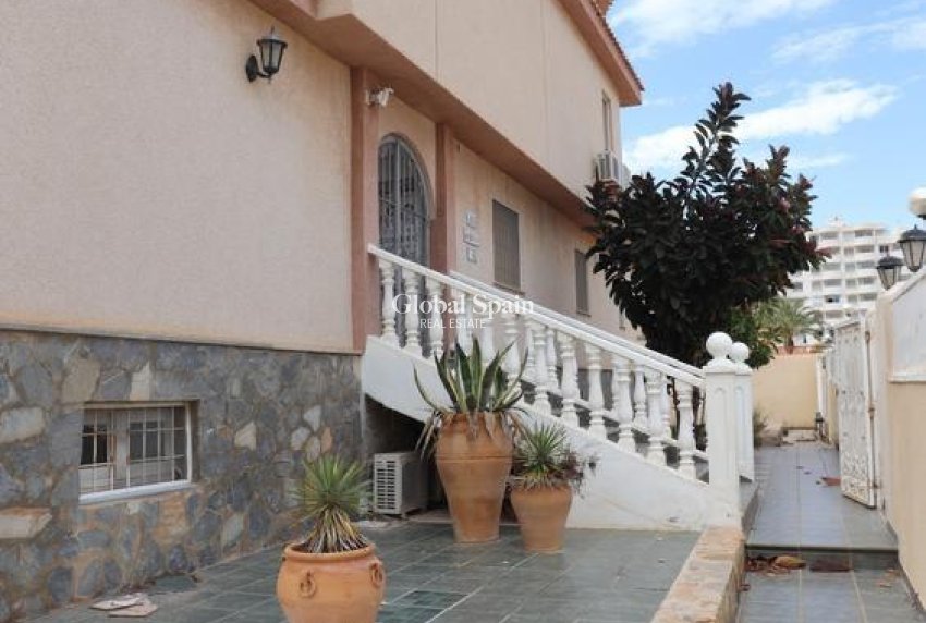 Wederverkoop - VILLA -
LA MANGA DEL MAR MENOR - Km 17