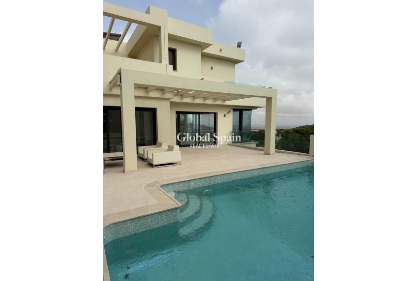 Wederverkoop - Villa -
LA MANGA DEL MAR MENOR - La Manga Club-Atamaría