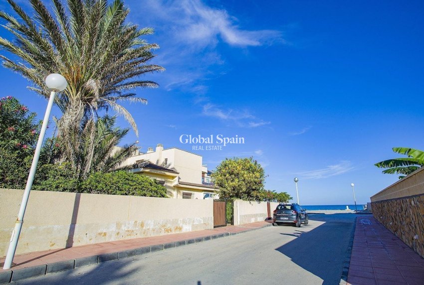 Wederverkoop - VILLA -
LA MANGA DEL MAR MENOR - Playa De Las Gaviotas-el Pedrucho