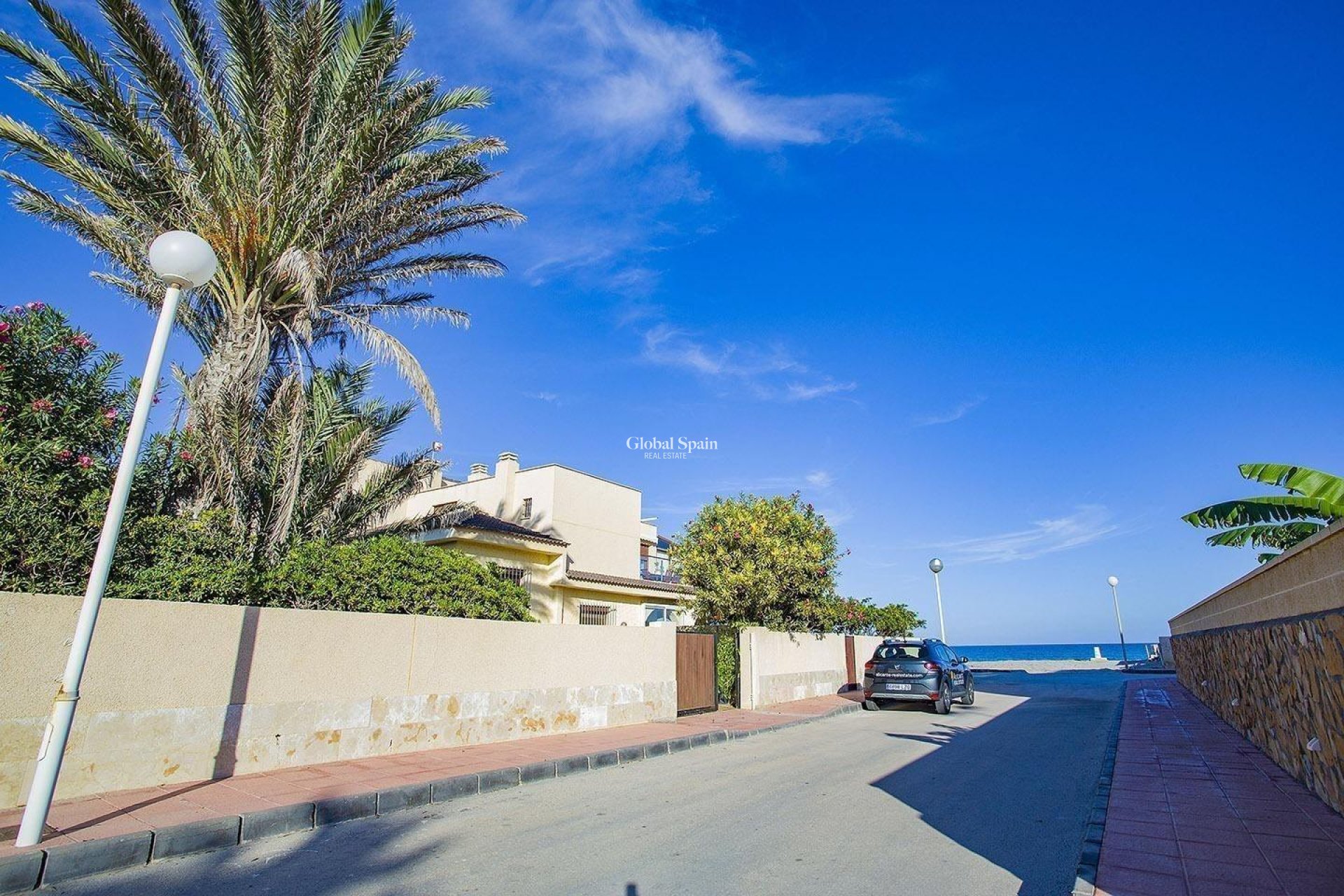 Wederverkoop - VILLA -
LA MANGA DEL MAR MENOR - Playa De Las Gaviotas-el Pedrucho