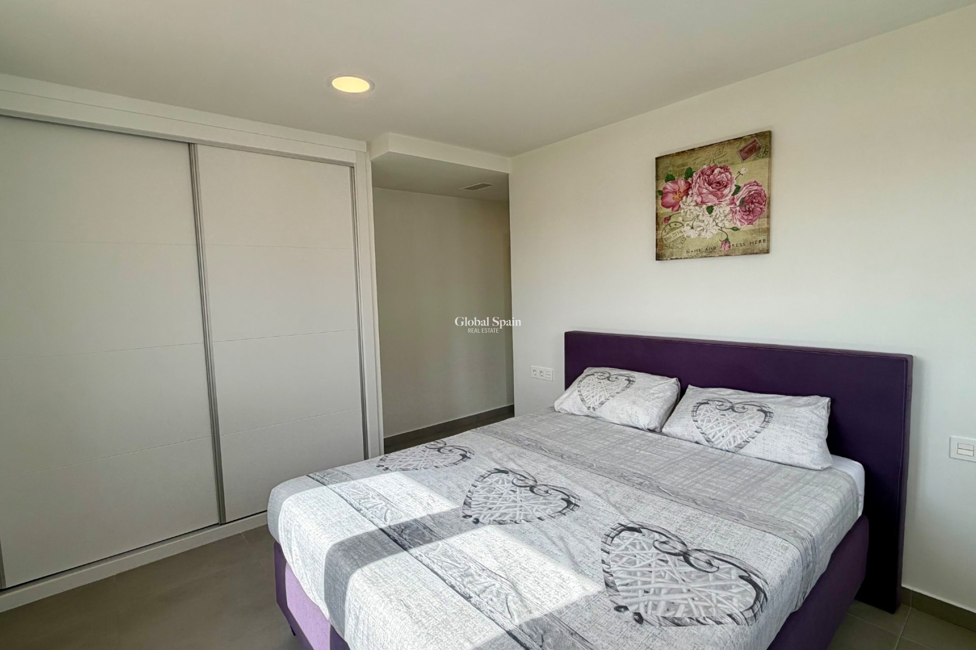 Wederverkoop - VILLA -
LA MARINA - La Marina
