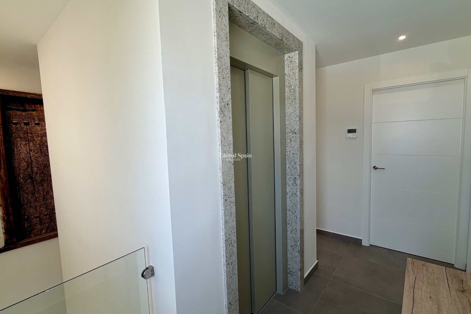 Wederverkoop - VILLA -
LA MARINA - La Marina