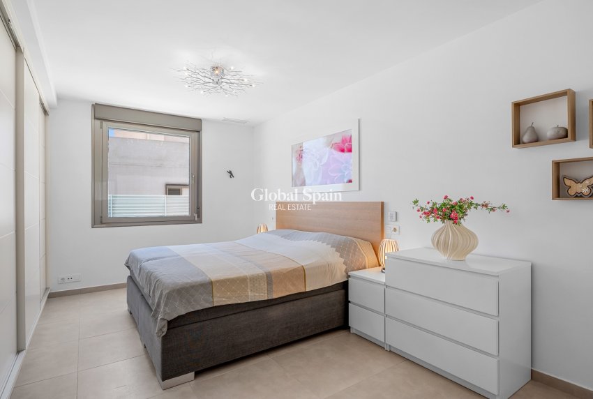Wederverkoop - VILLA -
LA MARINA