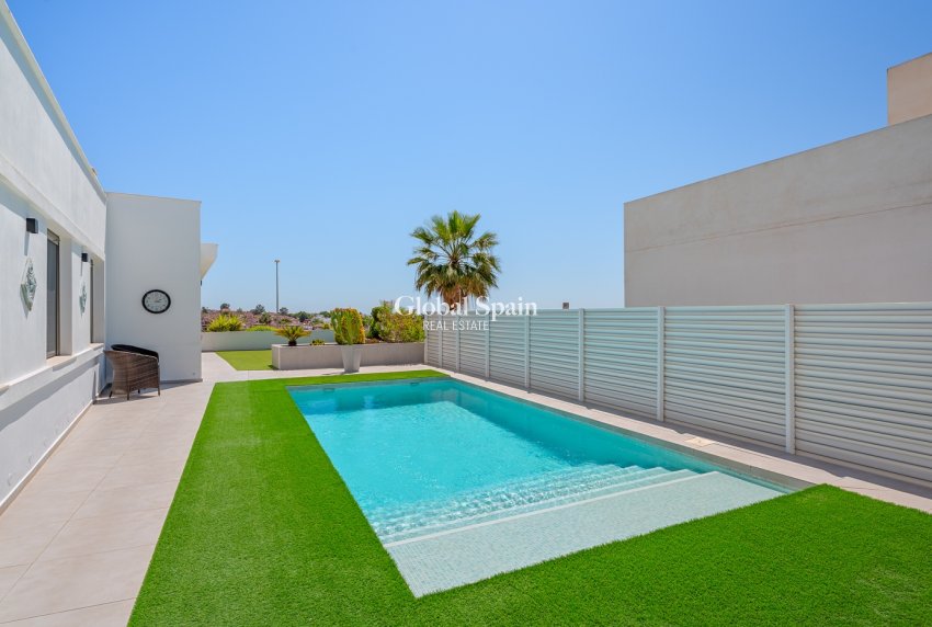 Wederverkoop - VILLA -
LA MARINA