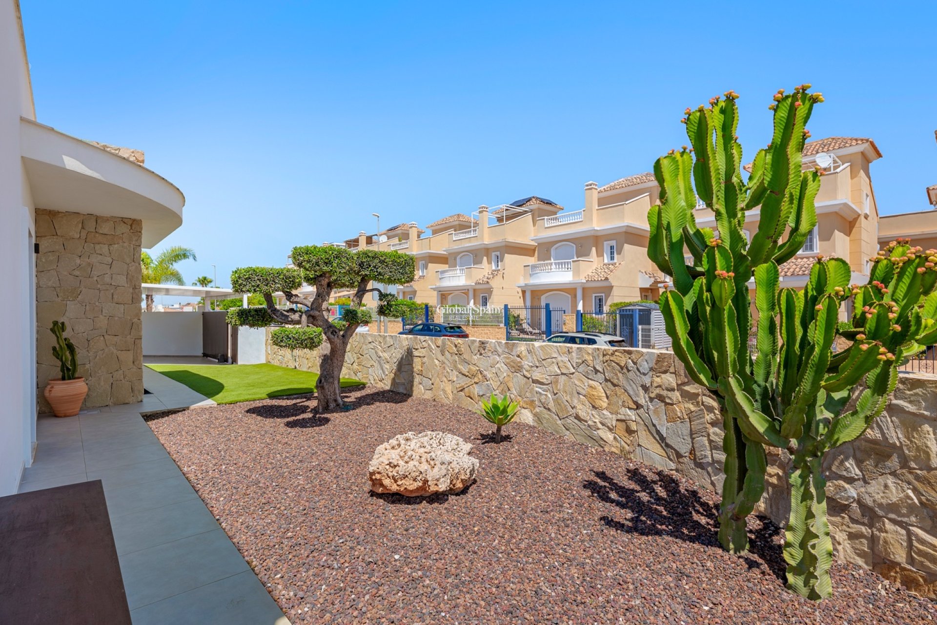 Wederverkoop - VILLA -
LA MARINA