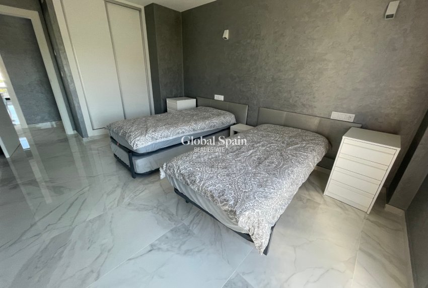 Wederverkoop - VILLA -
LA MATA - Costa Blanca