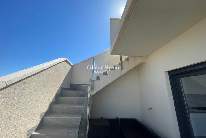 Wederverkoop - VILLA -
LA MATA - Costa Blanca