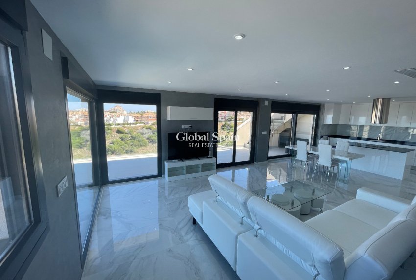 Wederverkoop - VILLA -
LA MATA - Costa Blanca