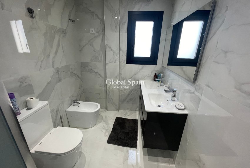 Wederverkoop - VILLA -
LA MATA - Costa Blanca