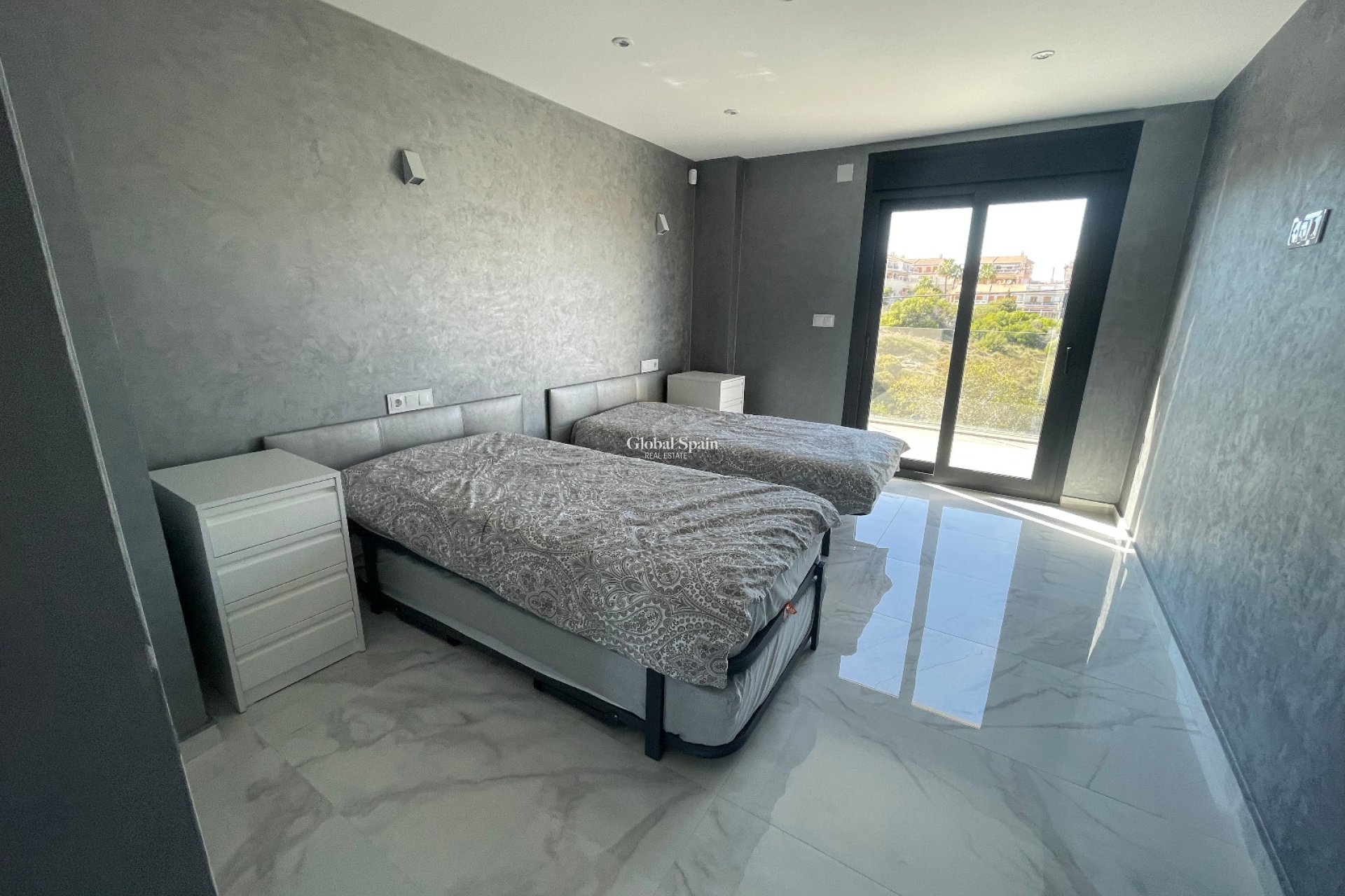 Wederverkoop - VILLA -
LA MATA - Costa Blanca