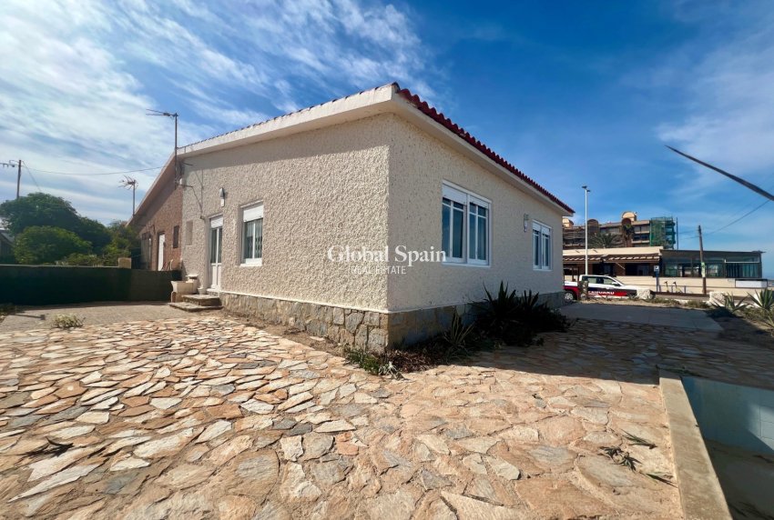 Wederverkoop - VILLA -
LA MATA - Costa Blanca