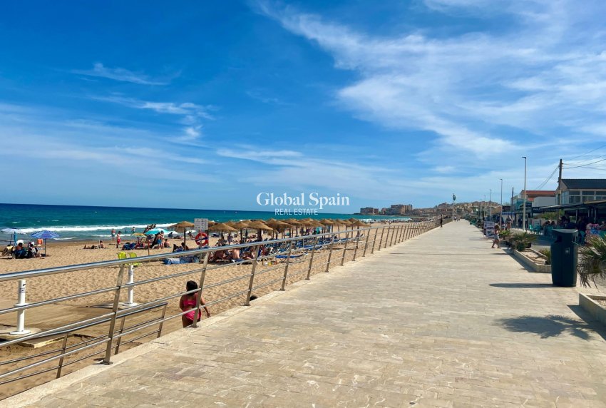 Wederverkoop - VILLA -
LA MATA - Costa Blanca