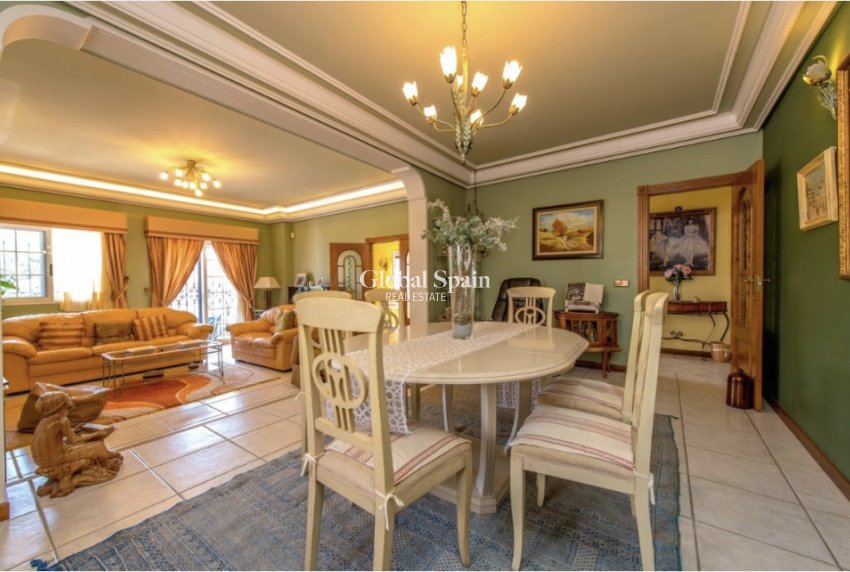 Wederverkoop - VILLA -
LA MATA - Costa Blanca