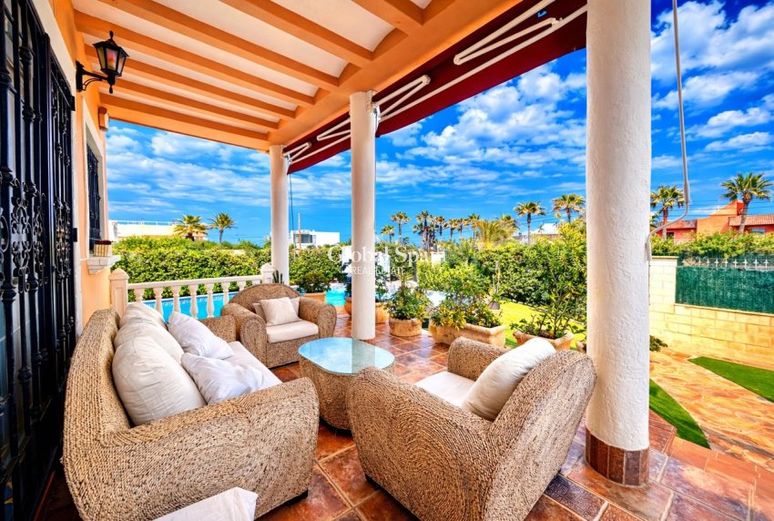 Wederverkoop - VILLA -
LA MATA - Costa Blanca