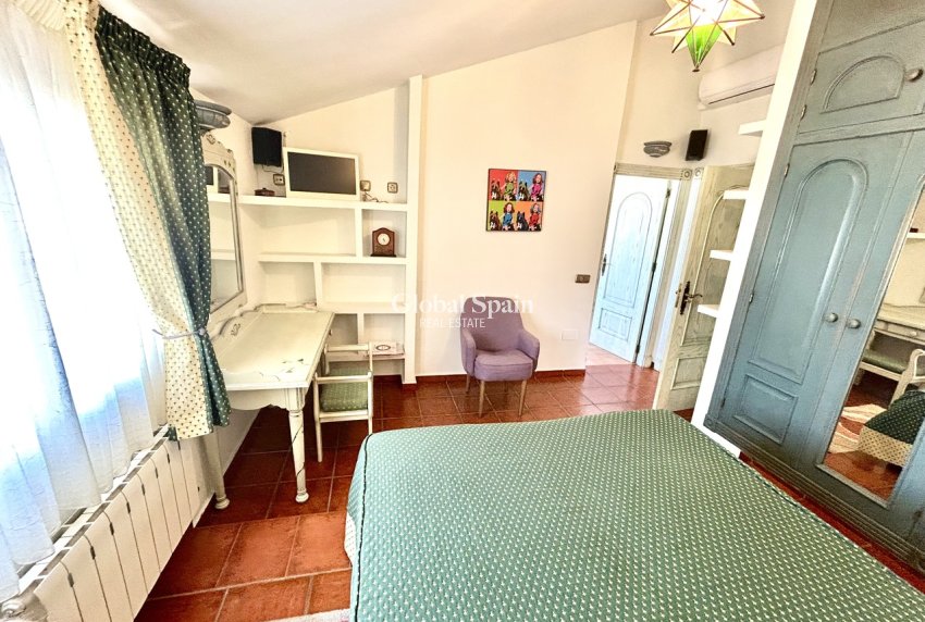 Wederverkoop - VILLA -
LA MATA - Costa Blanca