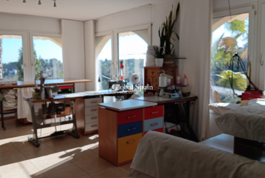 Wederverkoop - VILLA -
LA NUCÍA - Costa Blanca