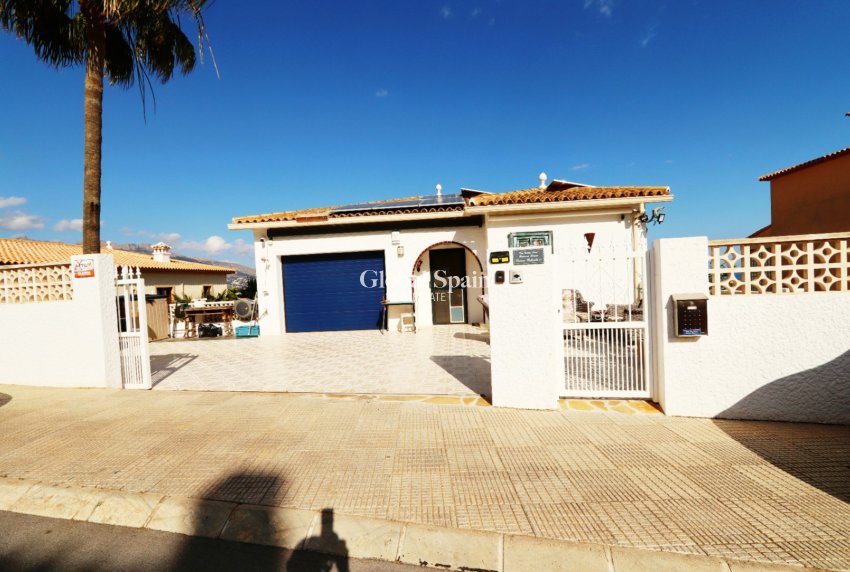 Wederverkoop - VILLA -
LA NUCÍA - Costa Blanca
