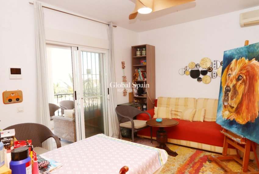 Wederverkoop - VILLA -
LA NUCÍA - Costa Blanca