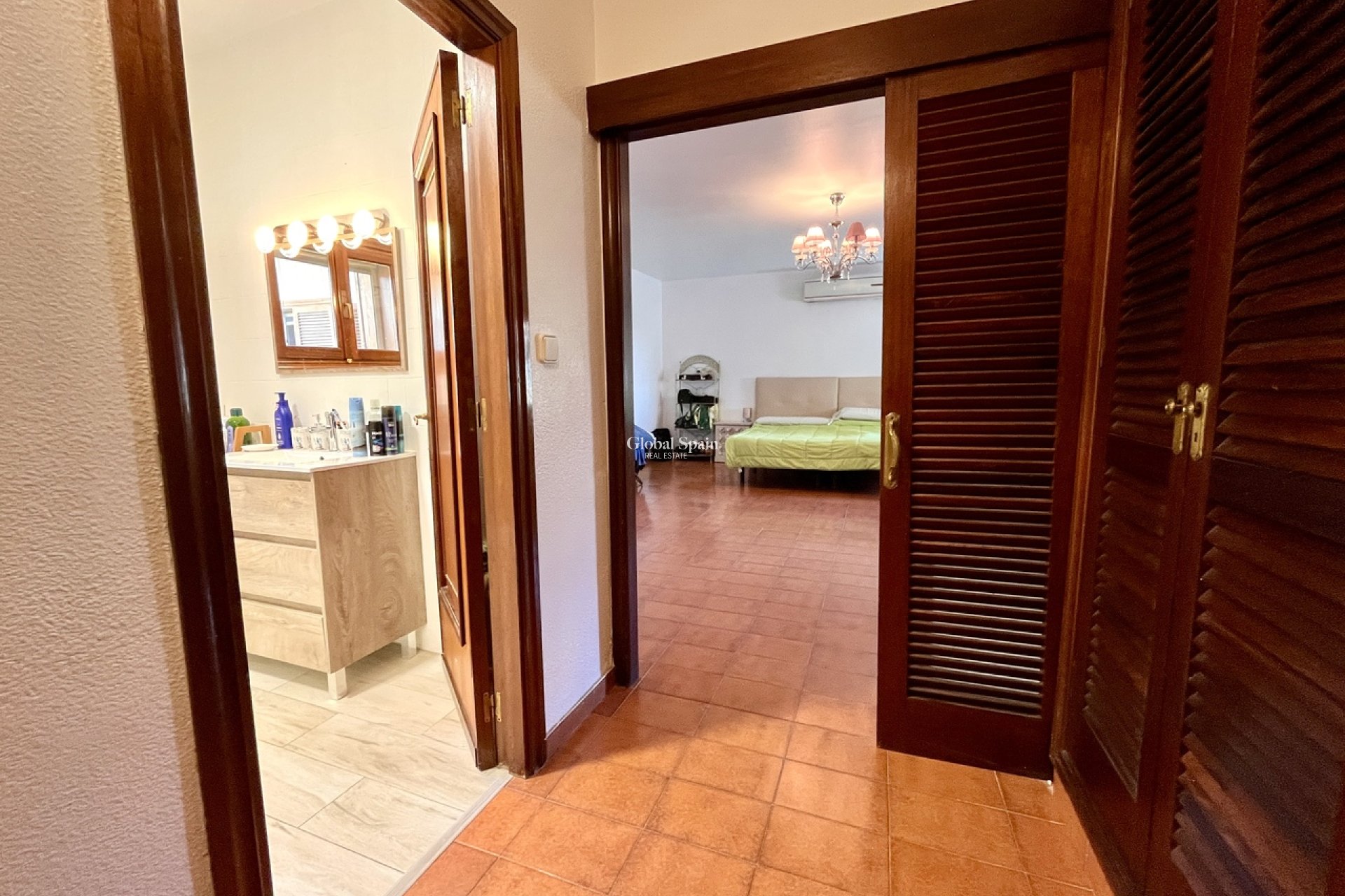 Wederverkoop - VILLA -
LA NUCÍA - Costa Blanca