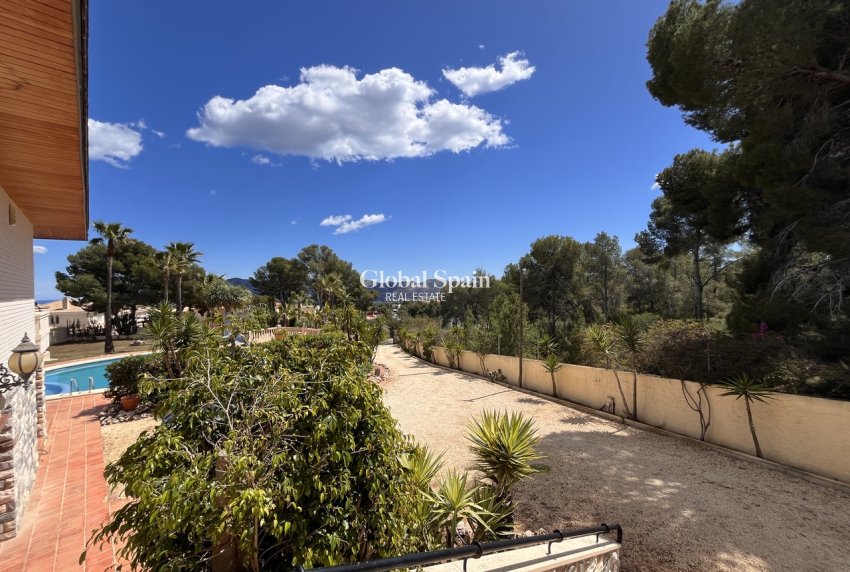 Wederverkoop - VILLA -
LA NUCÍA - Costa Blanca