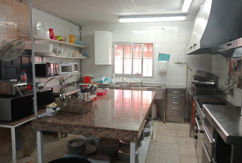 Wederverkoop - VILLA -
LA NUCÍA - La nucia