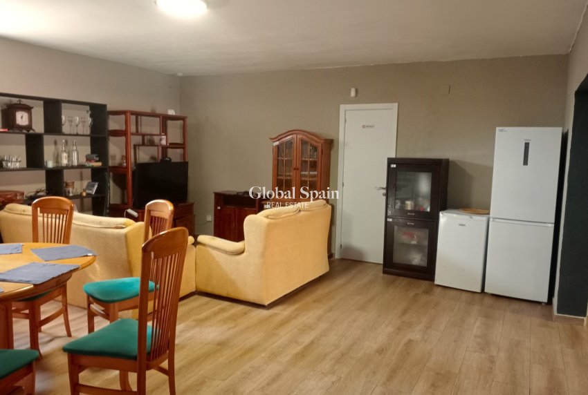 Wederverkoop - VILLA -
LA NUCÍA - La nucia