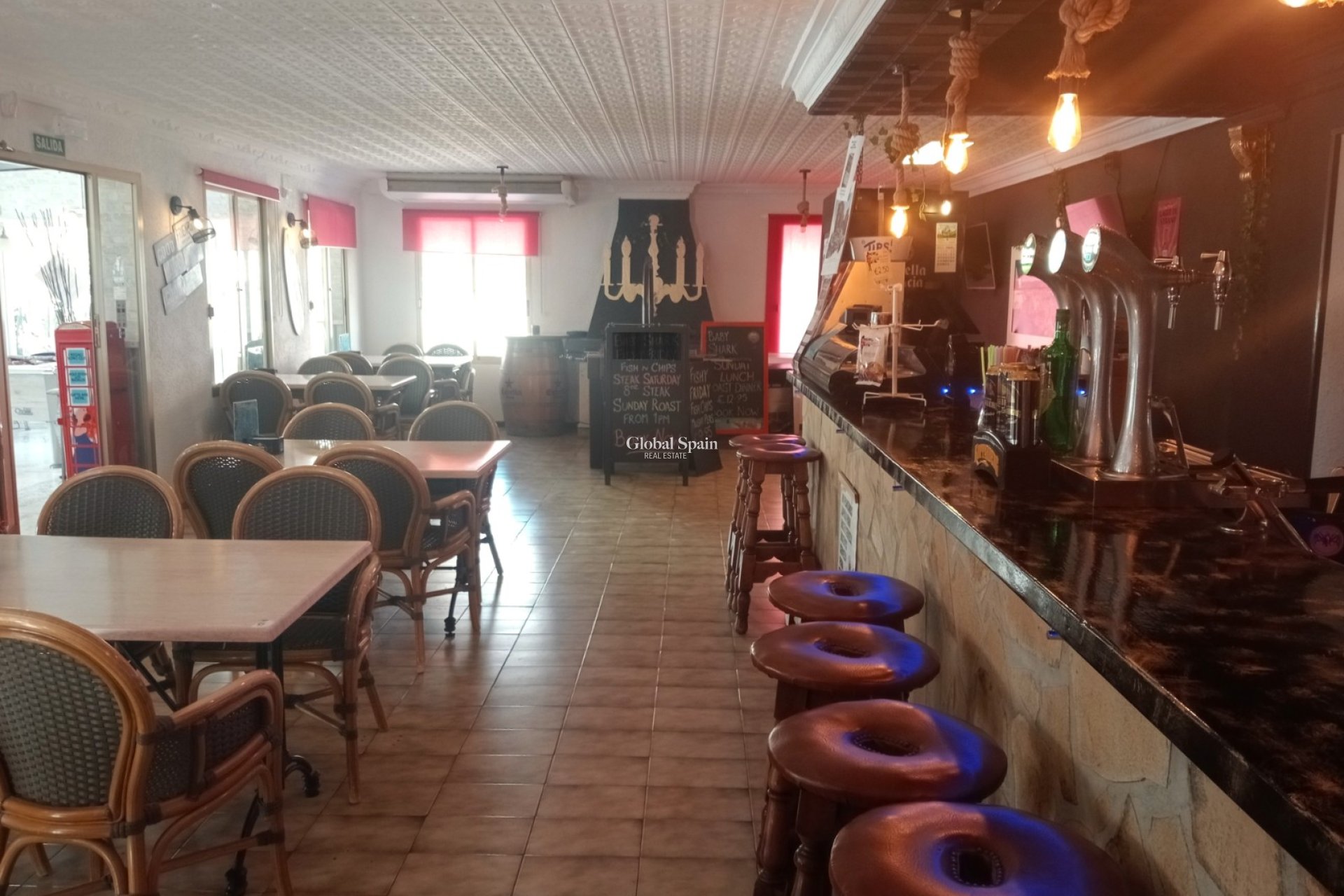 Wederverkoop - VILLA -
LA NUCÍA - La nucia