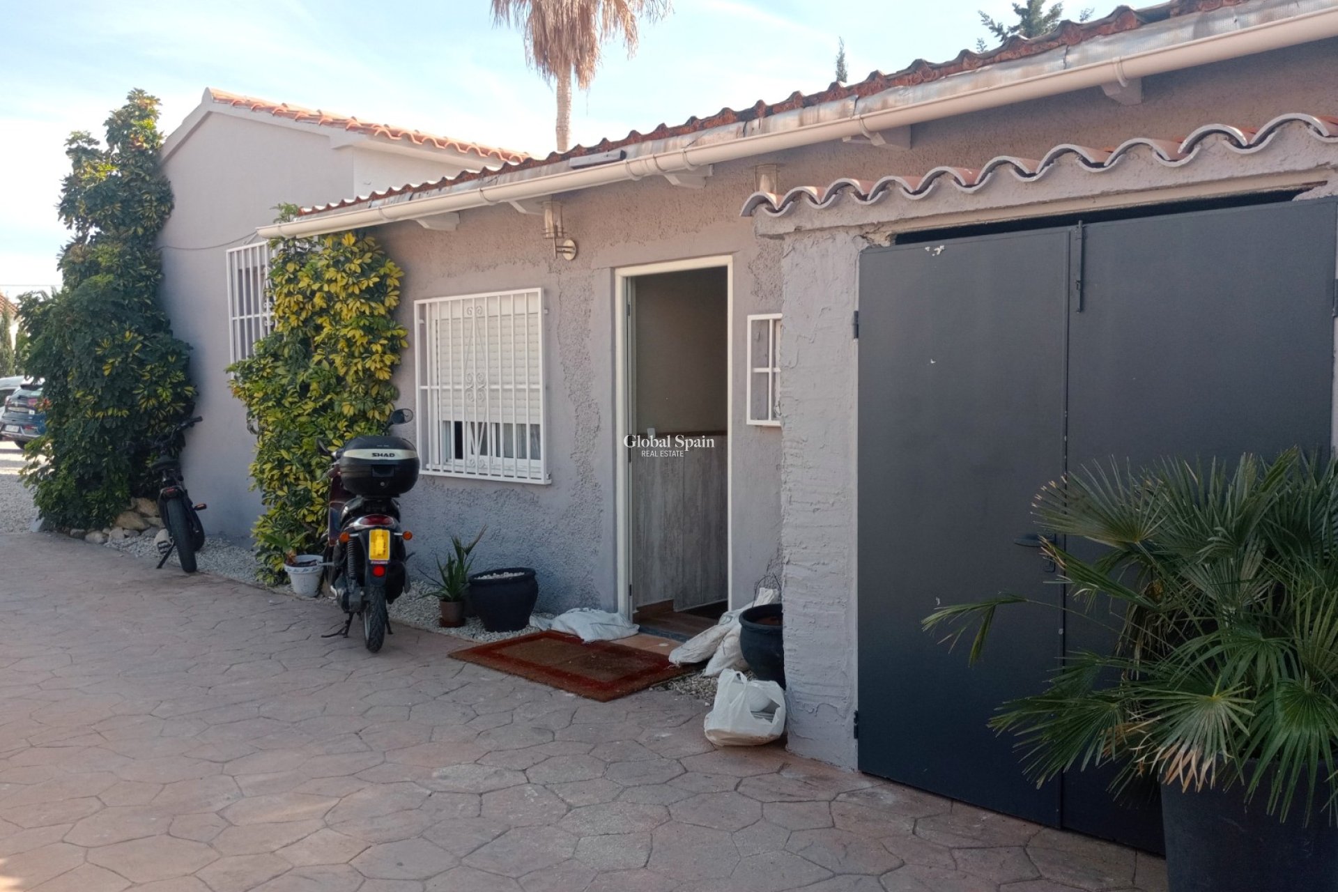 Wederverkoop - VILLA -
LA NUCÍA - La nucia
