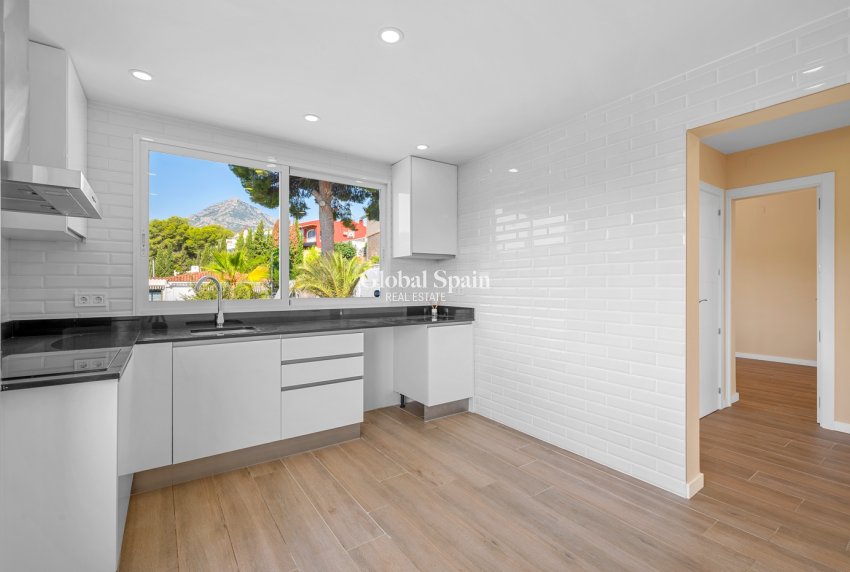 Wederverkoop - Villa -
La Nucía - La nucia