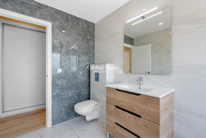 Wederverkoop - Villa -
La Nucía - La nucia