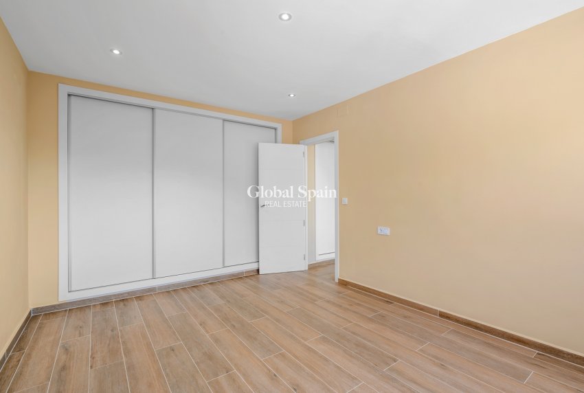 Wederverkoop - Villa -
La Nucía - La nucia