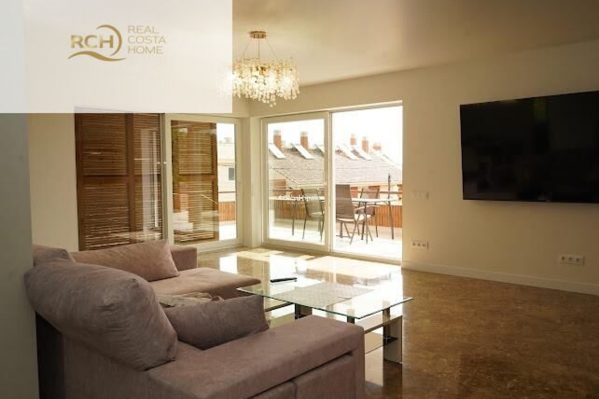 Wederverkoop - VILLA -
LA NUCÍA - Montebello - Nou Espai