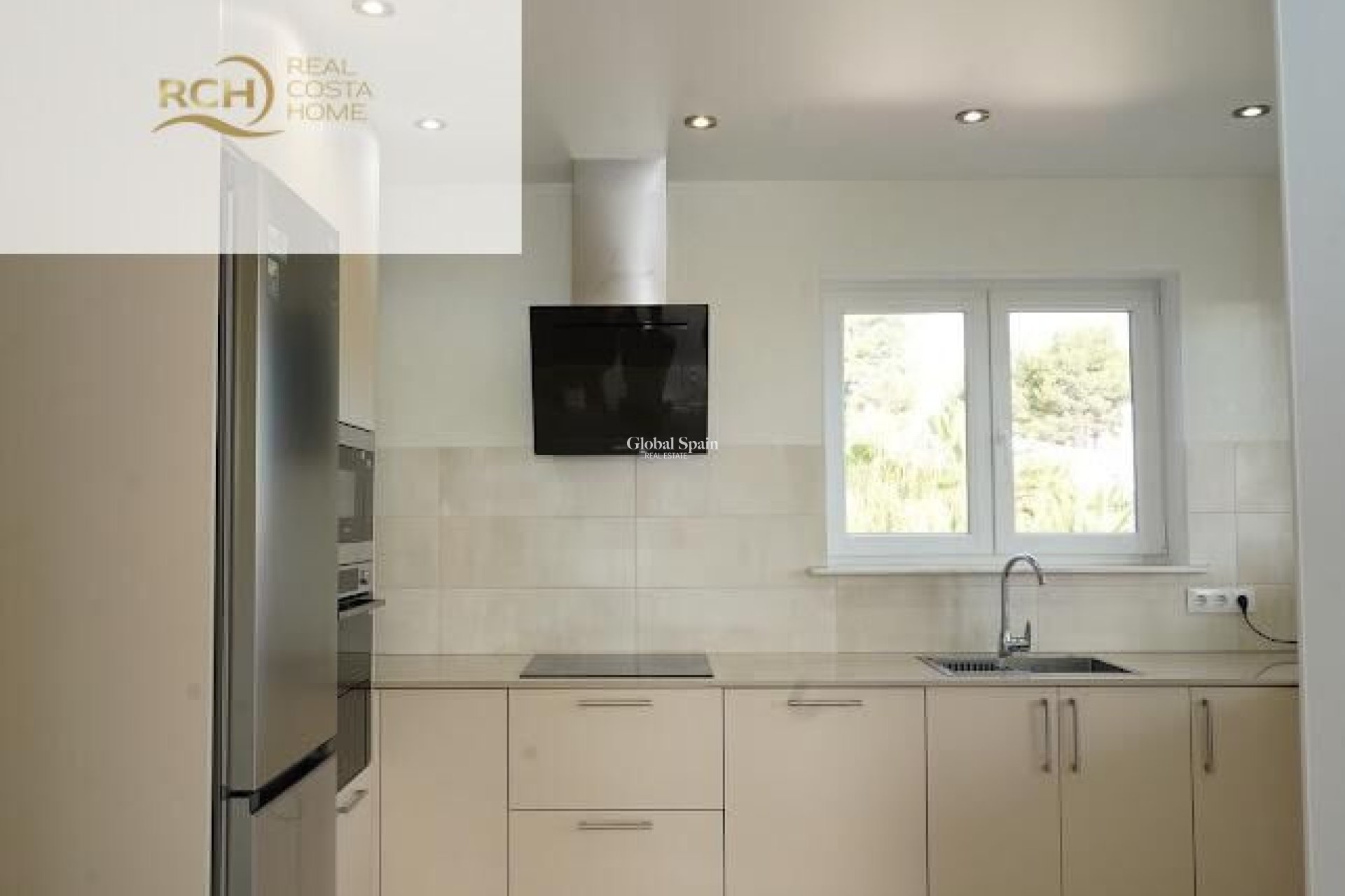 Wederverkoop - VILLA -
LA NUCÍA - Montebello - Nou Espai