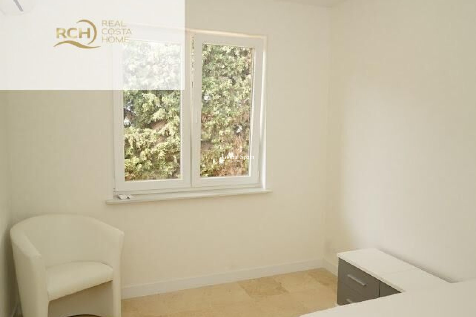 Wederverkoop - VILLA -
LA NUCÍA - Montebello - Nou Espai