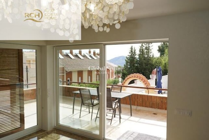 Wederverkoop - VILLA -
LA NUCÍA - Montebello - Nou Espai